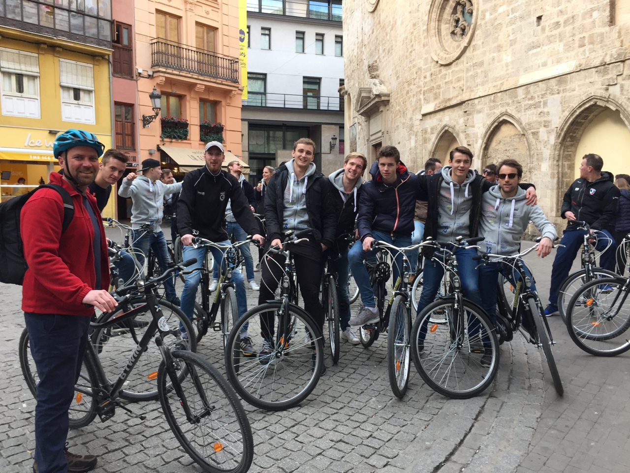 A bikealao guided group tour, Valencia