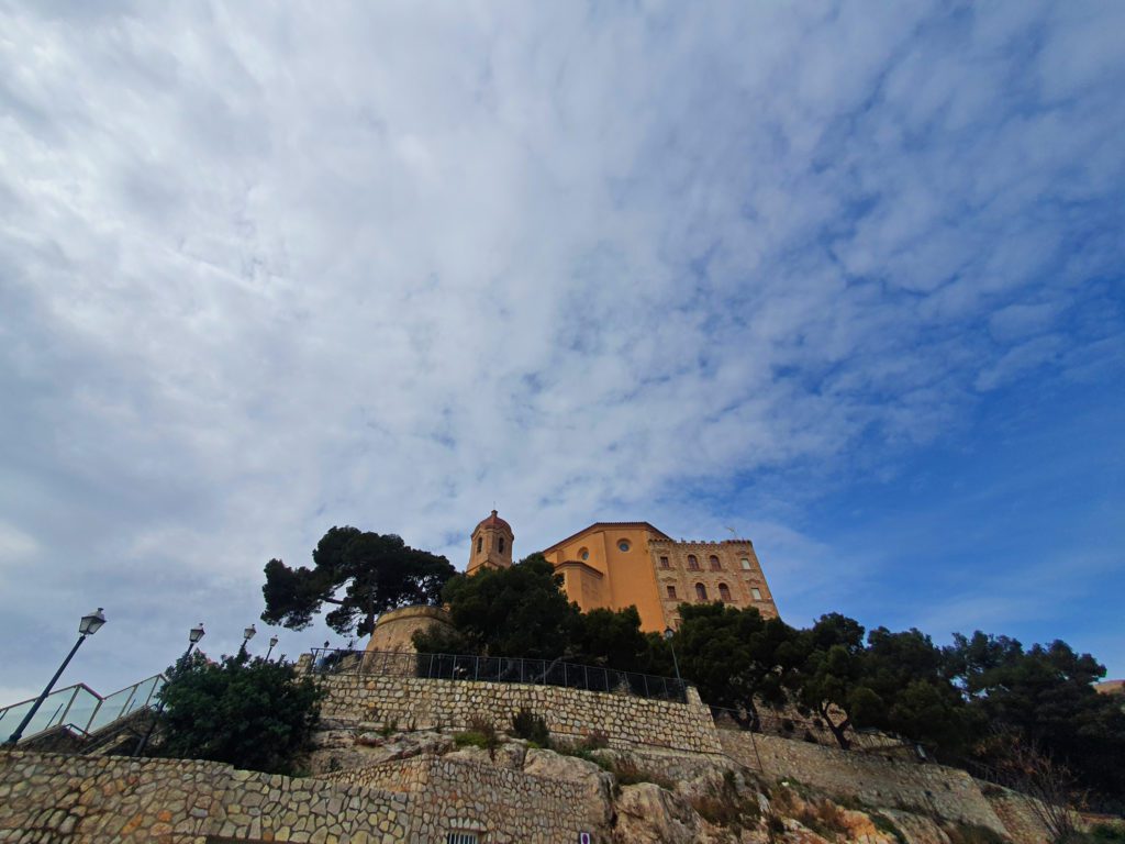 The majestic Cullera castle